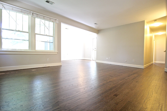 1115 W 49th St | West Plaza Tudor - Photo 5 of 50