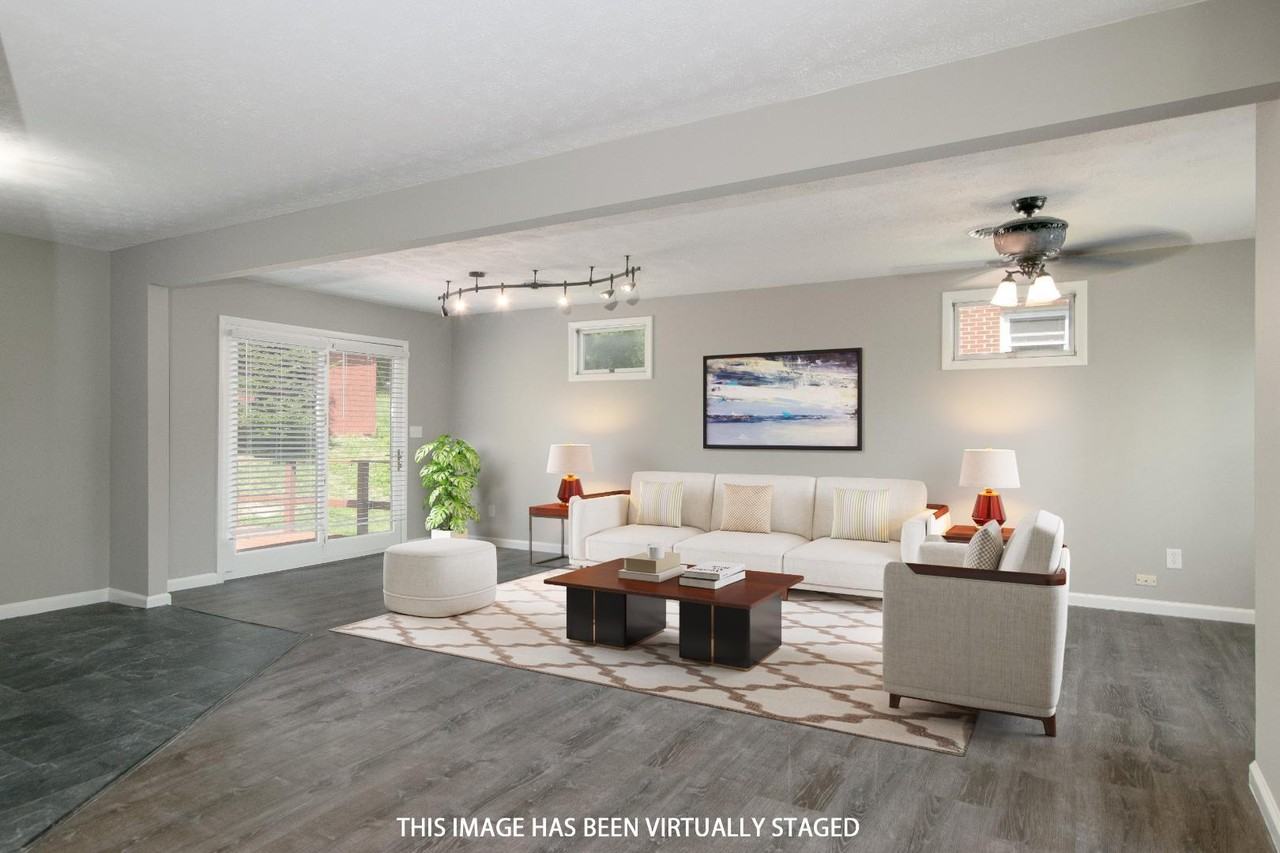 690 North Dr - Photo 2 of 20