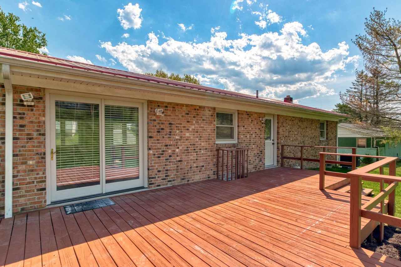 690 North Dr - Photo 5 of 20