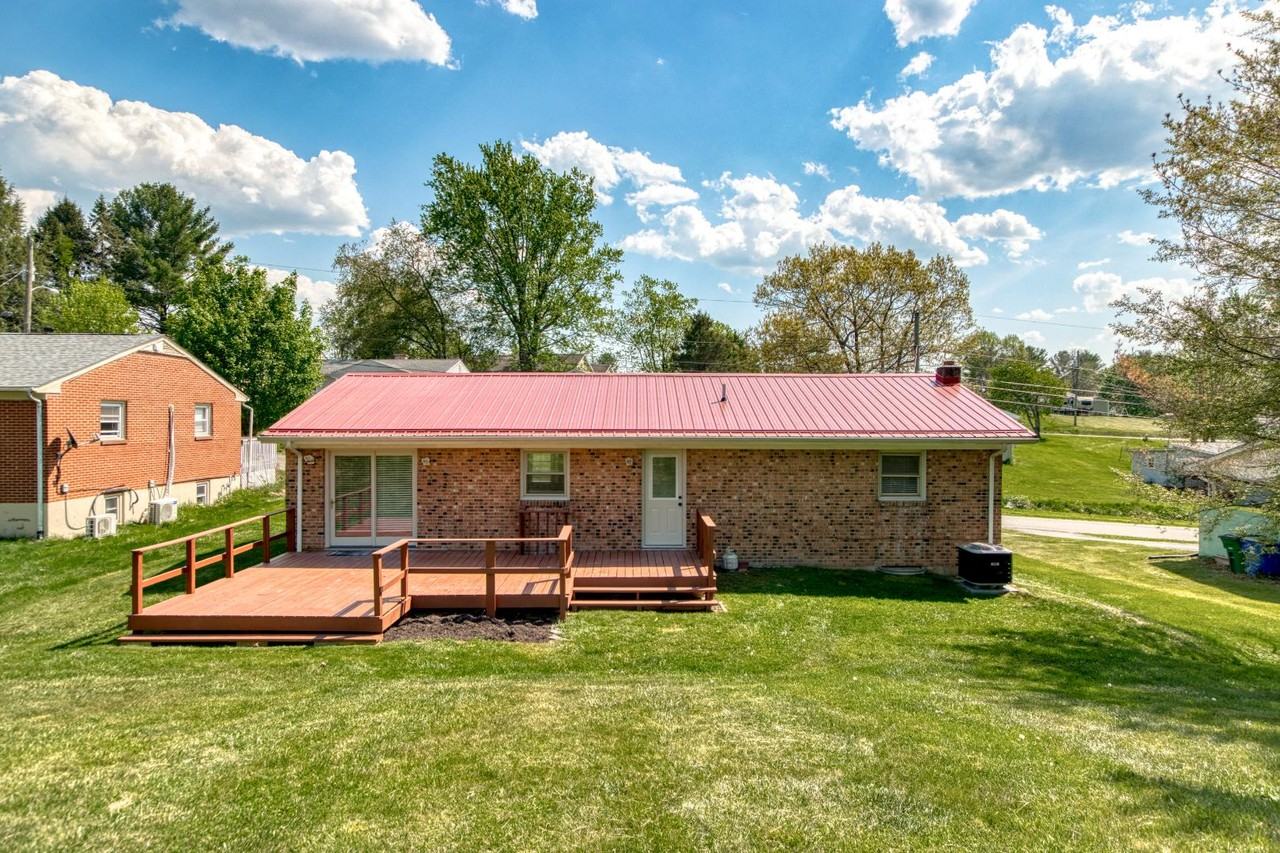 690 North Dr - Photo 6 of 20