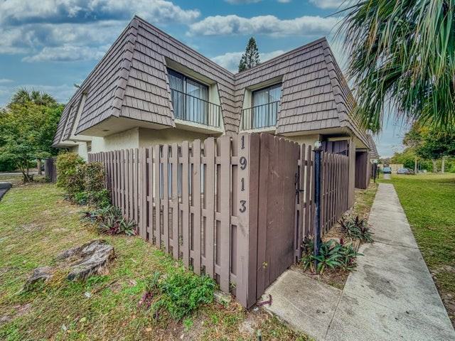 1913 North Congress Avenue - Photo 2 of 9