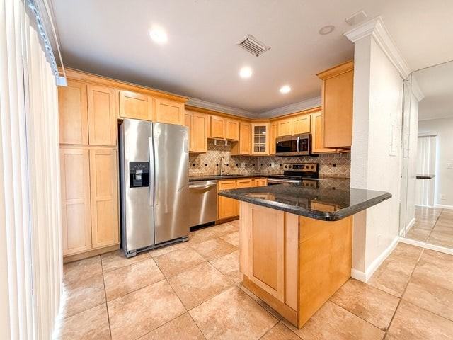 1827 North Congress Avenue - Photo 4 of 9