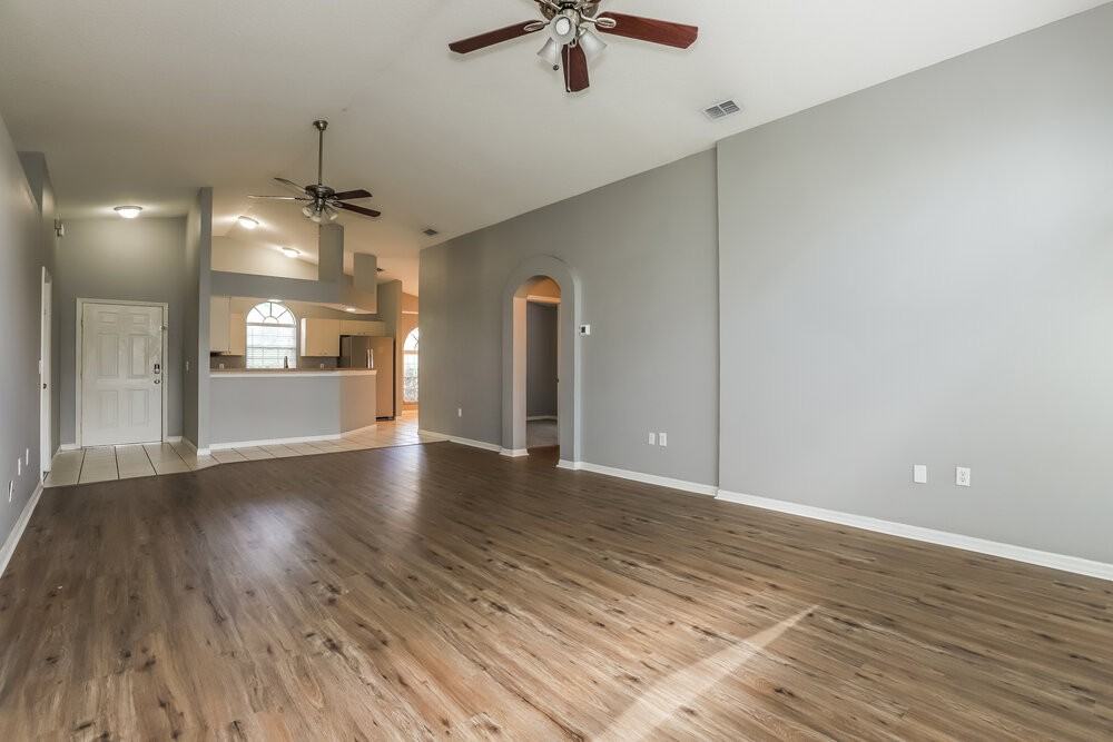 543 Emerald Cove Loop - Photo 4 of 16