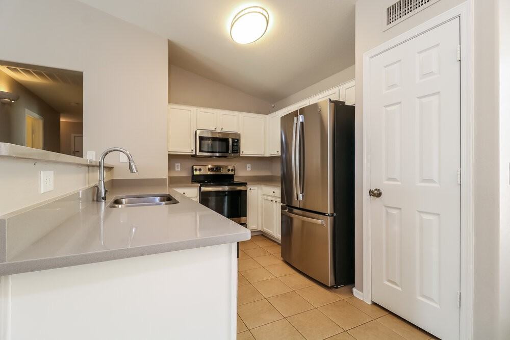 14715 N 124th Ave - Photo 7 of 16