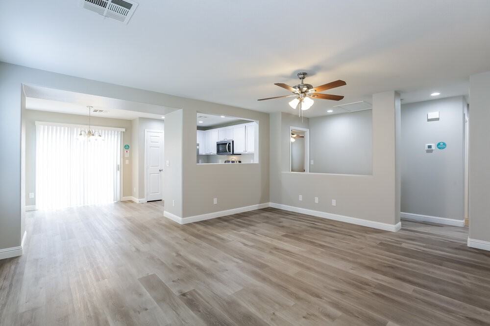 11738 Magliana St - Photo 3 of 16