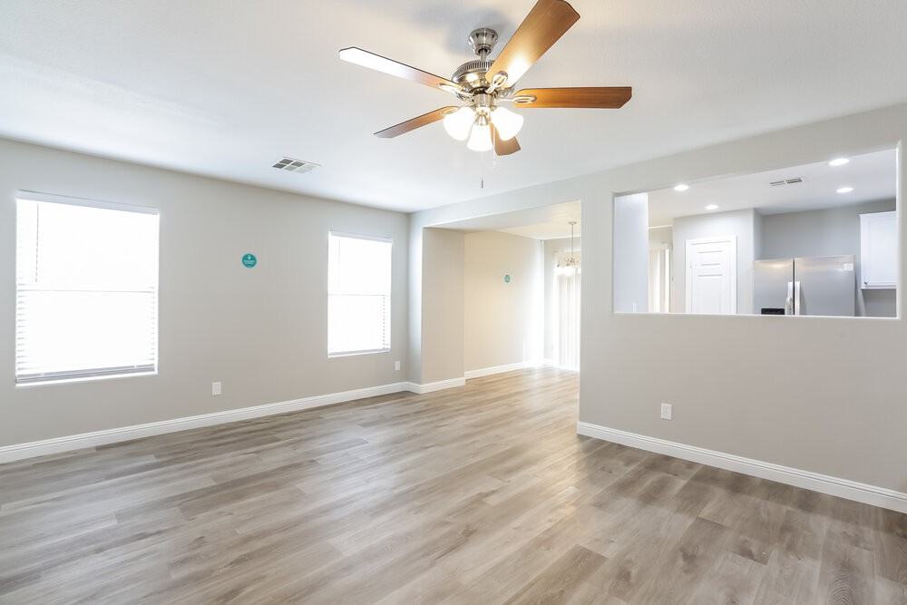 11738 Magliana St - Photo 5 of 16