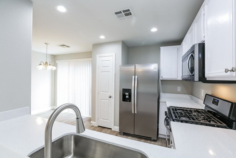 11738 Magliana St - Photo 6 of 16