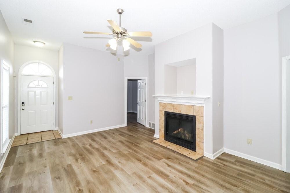 6943 Parkbrook Ln - Photo 5 of 16