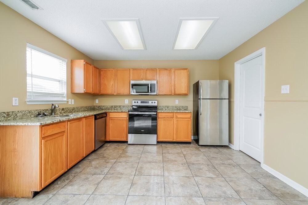 5681 N Jefferson Dr - Photo 7 of 17