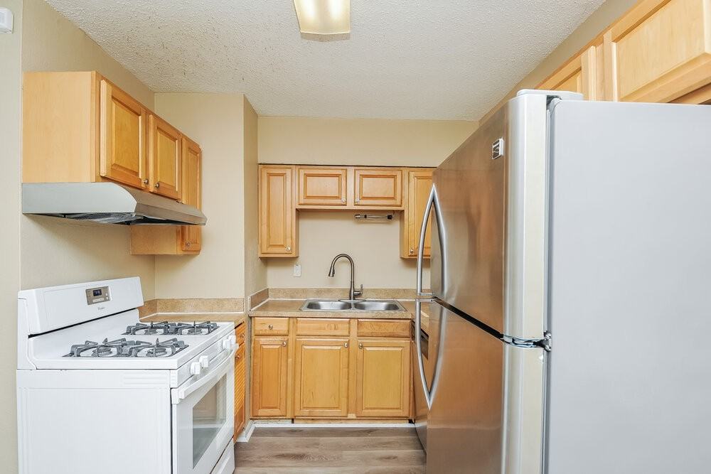 824 Renfro Dr - Photo 6 of 15