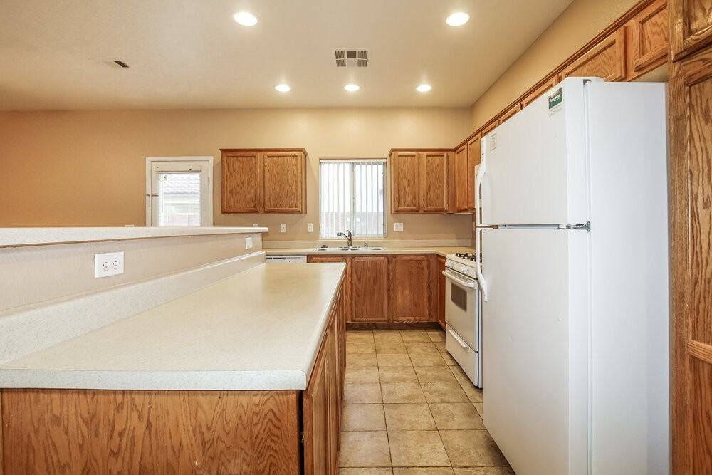 3545 Terraza Mar Ave - Photo 6 of 17