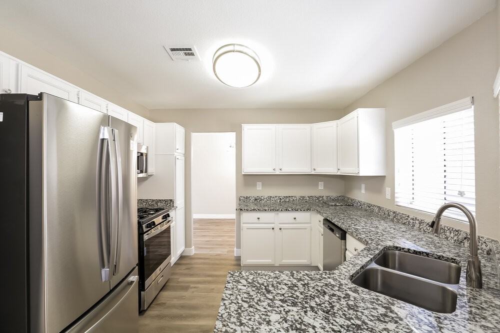 800 Rock Springs Dr - Photo 6 of 17