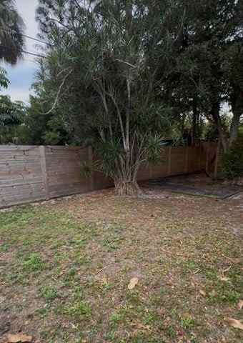 2314 Pinecrest Court - Photo 3 of 7