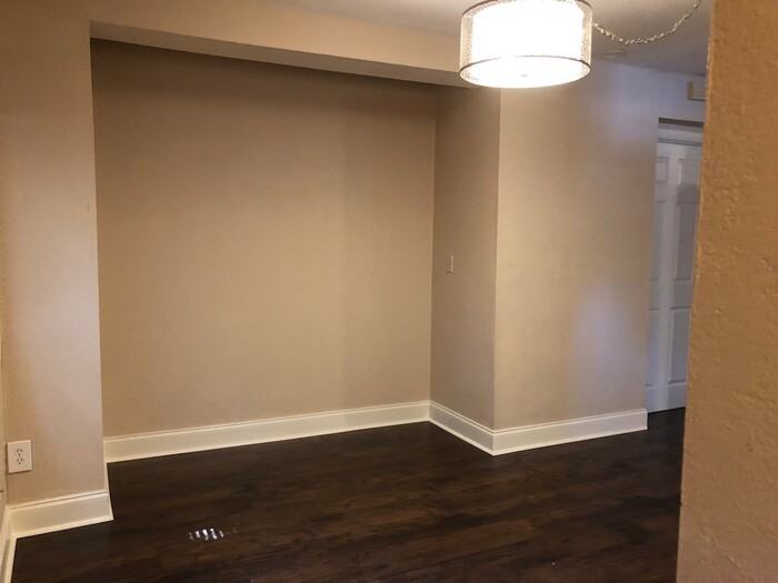 1915 E Livingston St - Photo 6 of 23