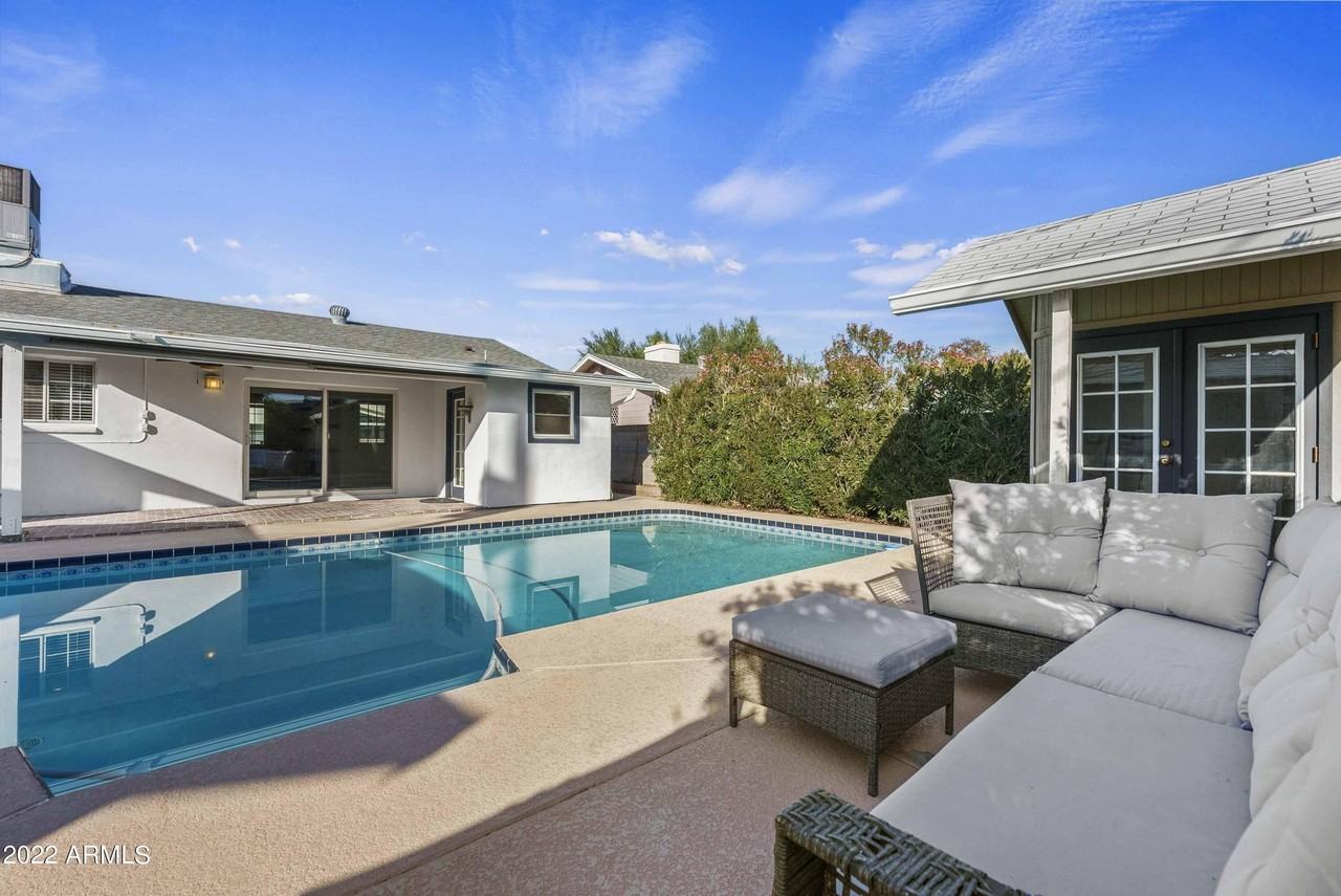 6551 E 5th St - Photo 3 of 50