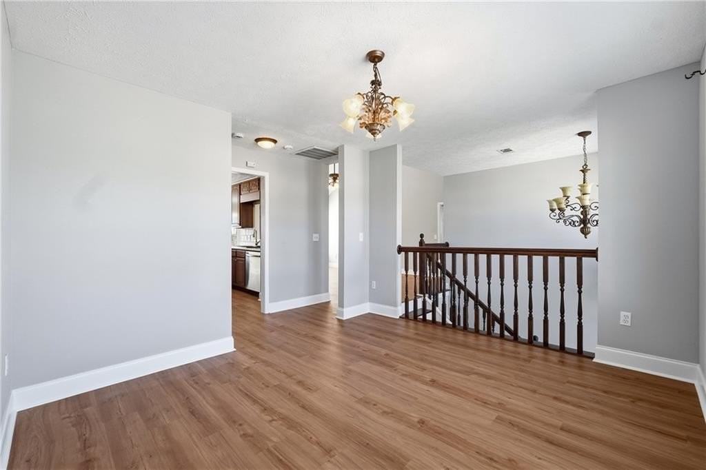 933 Kendall Park Dr - Photo 5 of 31