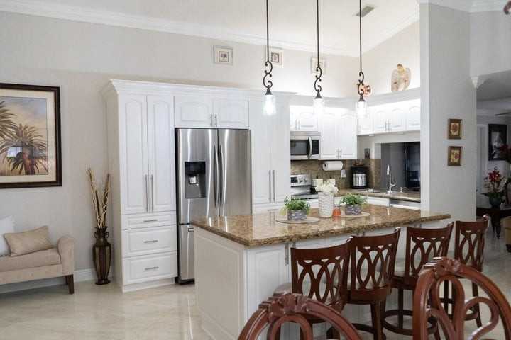 5360 Kim Court - Photo 4 of 8