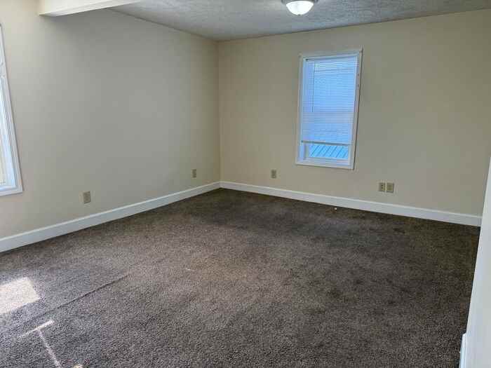 1017 S 25th St - Photo 3 of 6