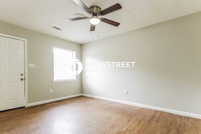 8044 Jamesbrook Dr - Photo 4 of 15