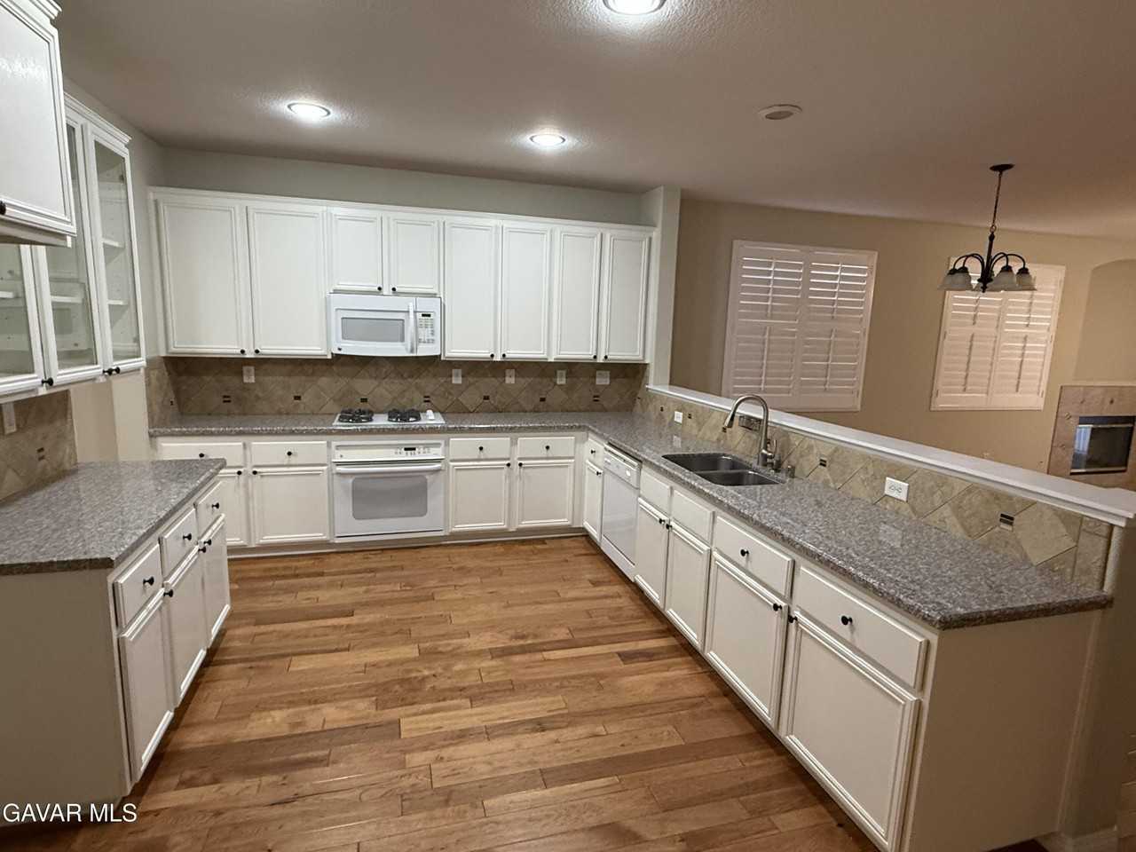 3507 Fairgreen Ln - Photo 4 of 20