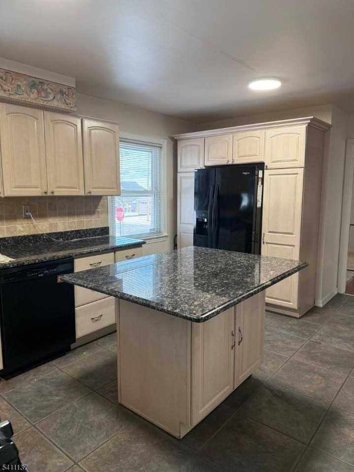 79 Friar Ln - Photo 3 of 21