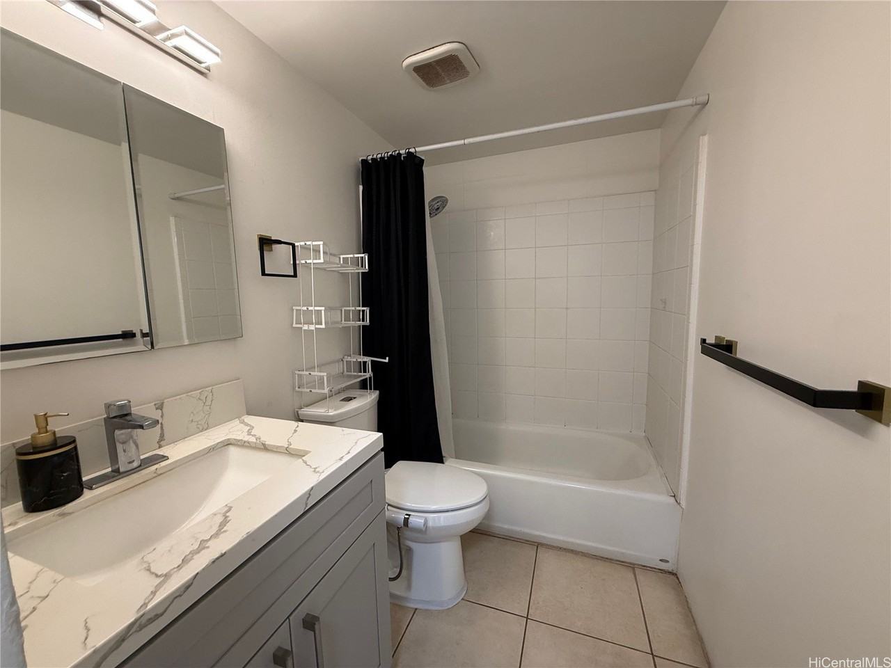 94-246 Leoku St Apt 303 #303 - Photo 3 of 6