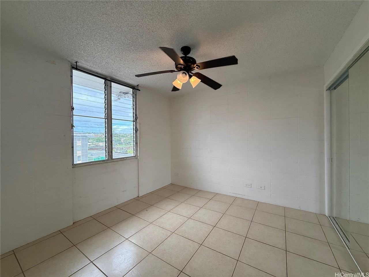 94-246 Leoku St Apt 303 #303 - Photo 5 of 6