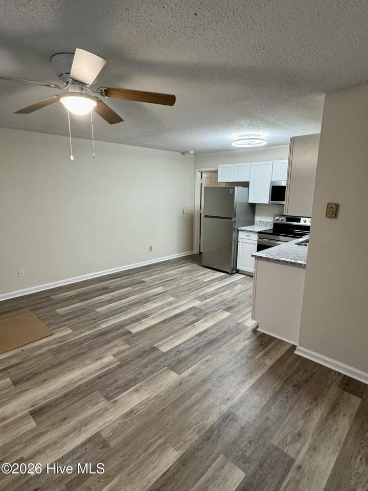 3216 Summer Pl Apt 2 #2 - Photo 5 of 14