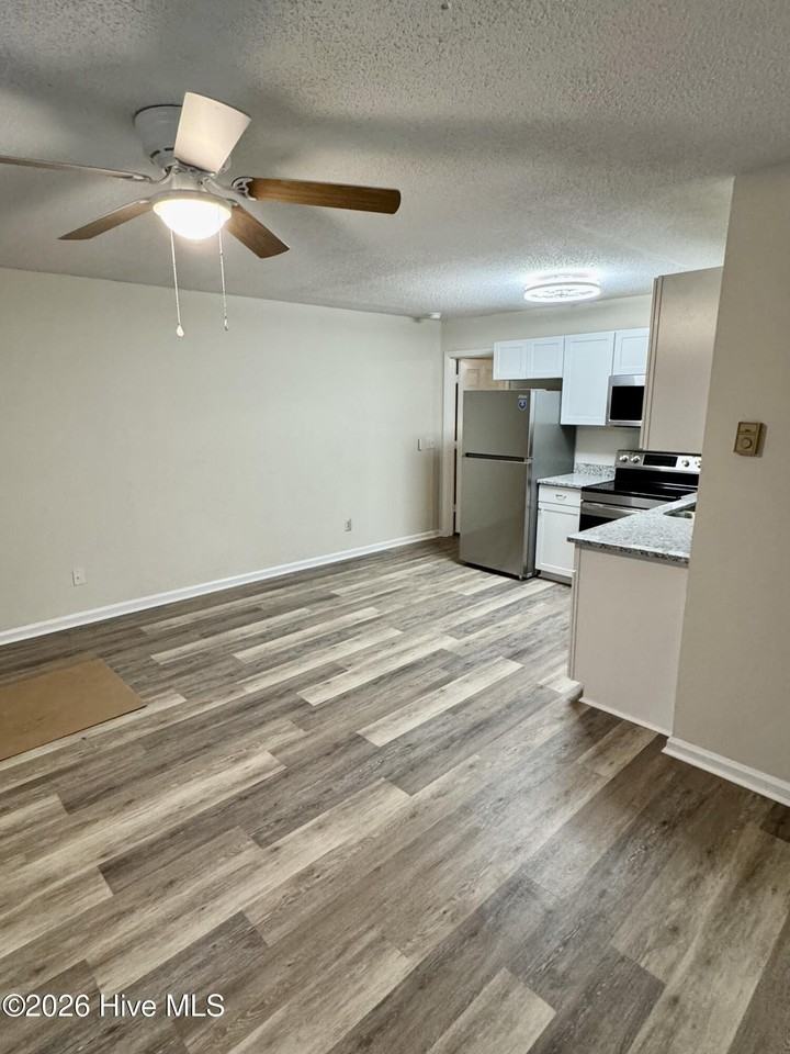 3216 Summer Pl Apt 2 #2 - Photo 6 of 14