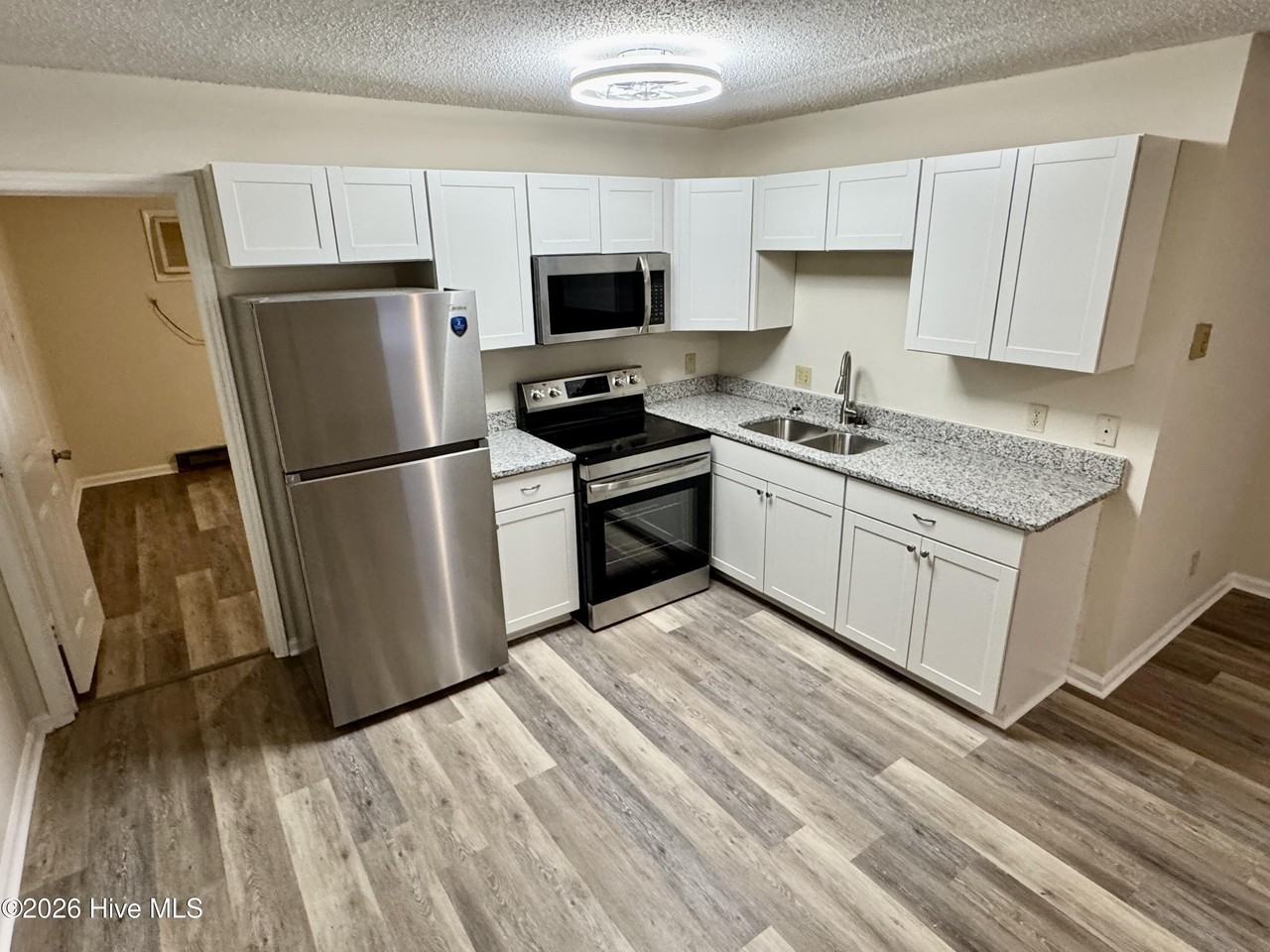 3216 Summer Pl Apt 2 #2 - Photo 7 of 14