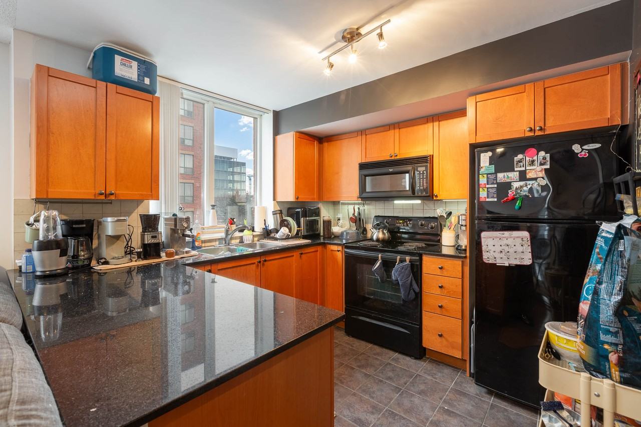 1369 Bloor Street West #513 - Photo 3 of 13