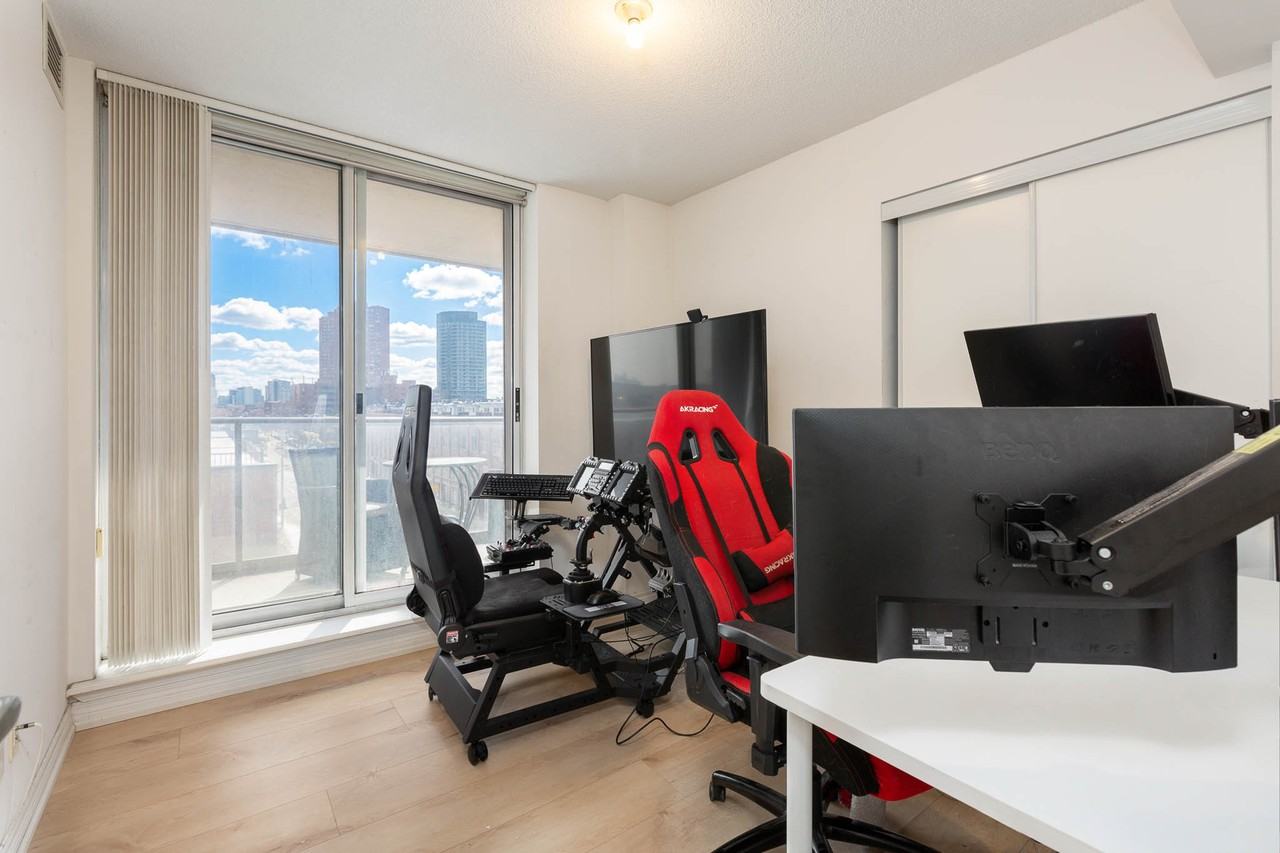 1369 Bloor Street West #513 - Photo 4 of 13