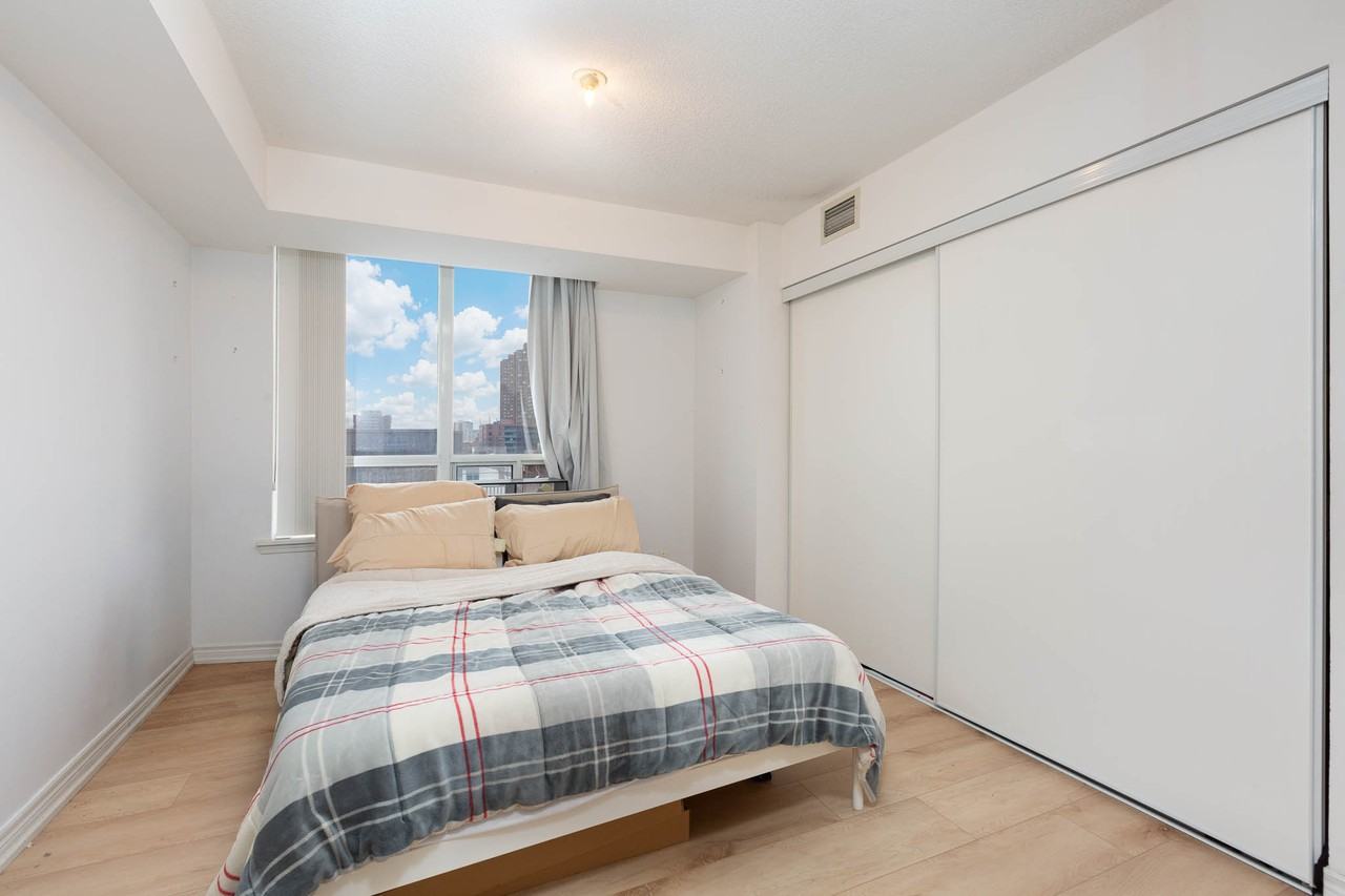 1369 Bloor Street West #513 - Photo 5 of 13