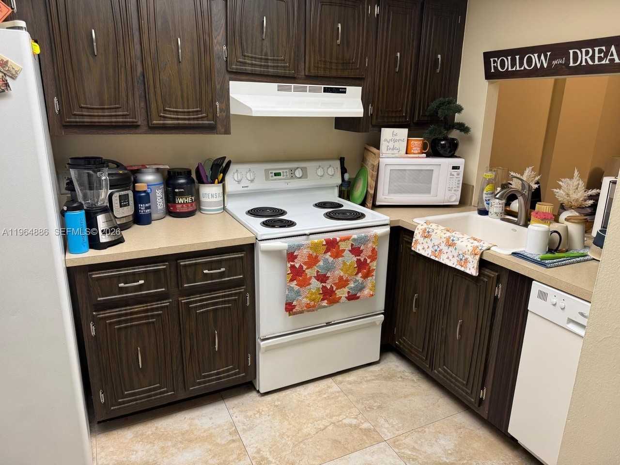 116 Royal Park Dr #2D - Photo 5 of 14