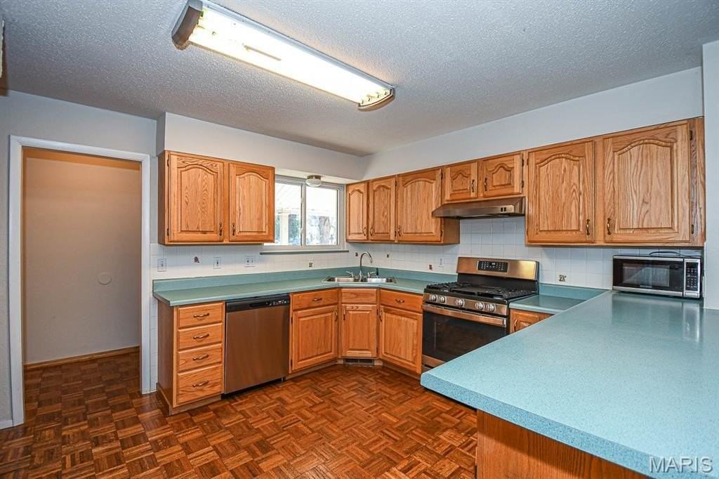 925 Moreland Ave - Photo 4 of 37