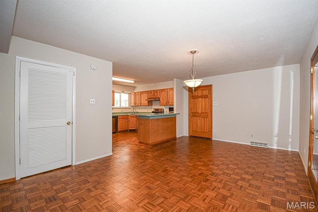 925 Moreland Ave - Photo 6 of 37