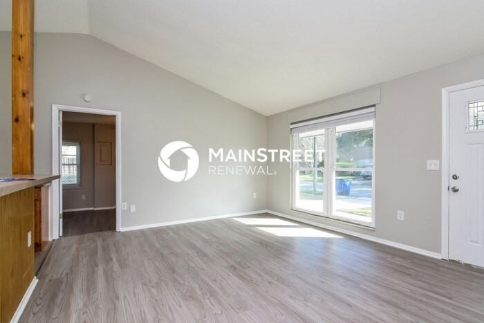 7845 Avenal Loop - Photo 3 of 16