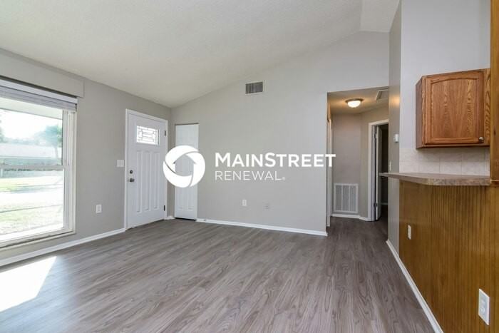 7845 Avenal Loop - Photo 5 of 16