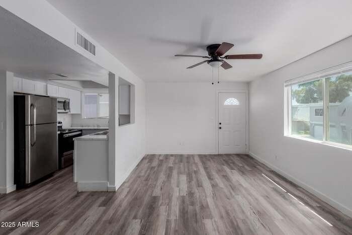6629 N 27th Ave - Photo 3 of 23