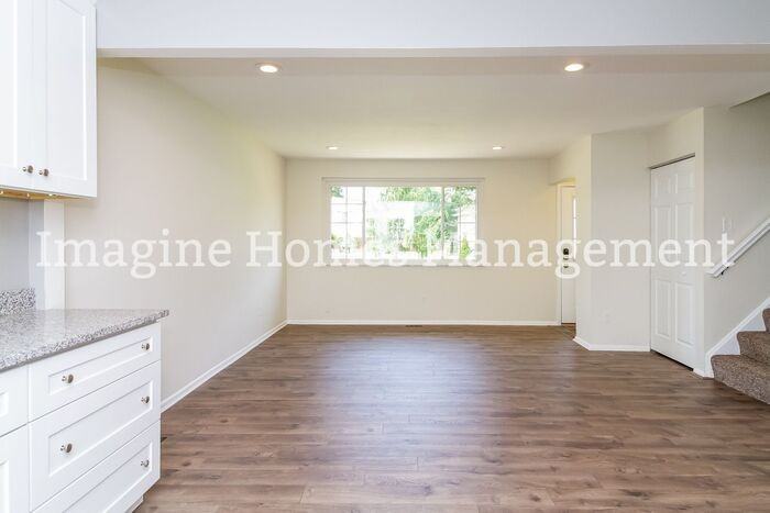 920 Yarger Dr - Photo 3 of 19