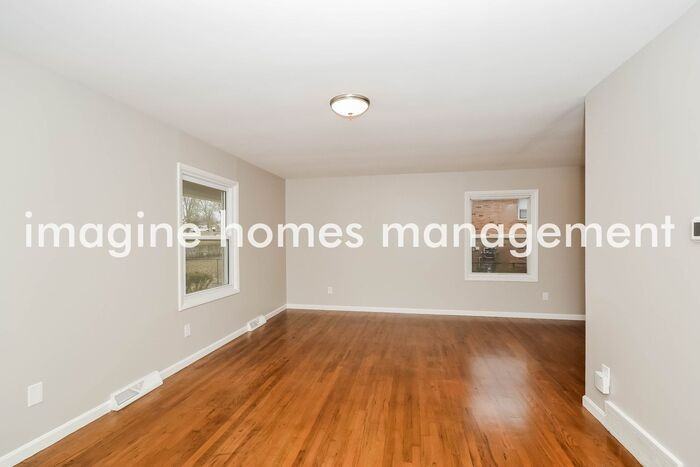 3914 Kerr Ave - Photo 5 of 15