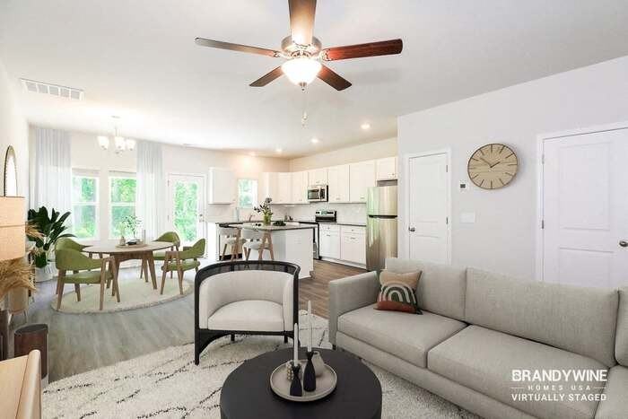 811 Coosaw Pl - Photo 7 of 38