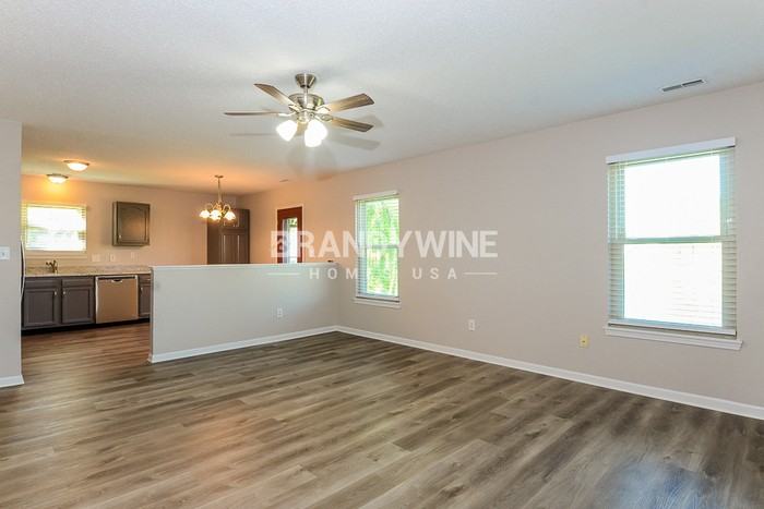 118 Broadmoor Bnd - Photo 2 of 17