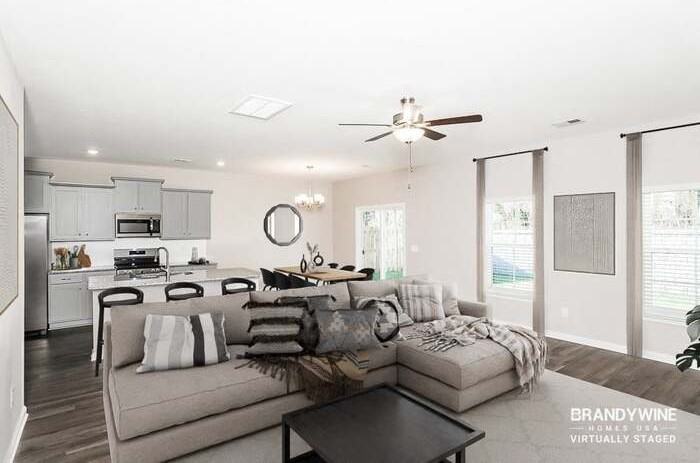 415 Stonyhurst Dr - Photo 2 of 37