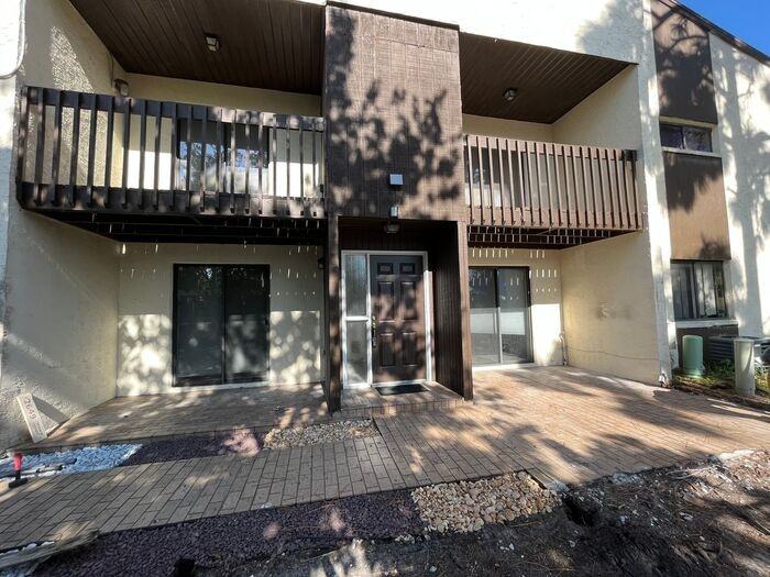 2649 Crown Ct - Photo 3 of 28