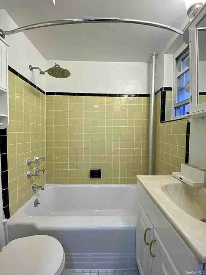 151 E 20th St #4G - Photo 7 of 7