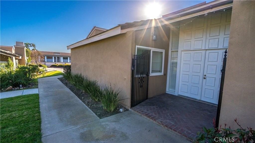 1185 Mountain Gate Rd - Photo 2 of 33