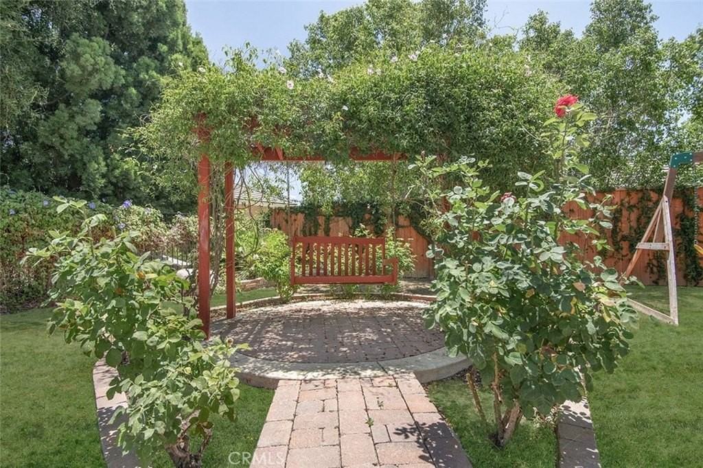 720 Oak Branch Dr - Photo 2 of 27