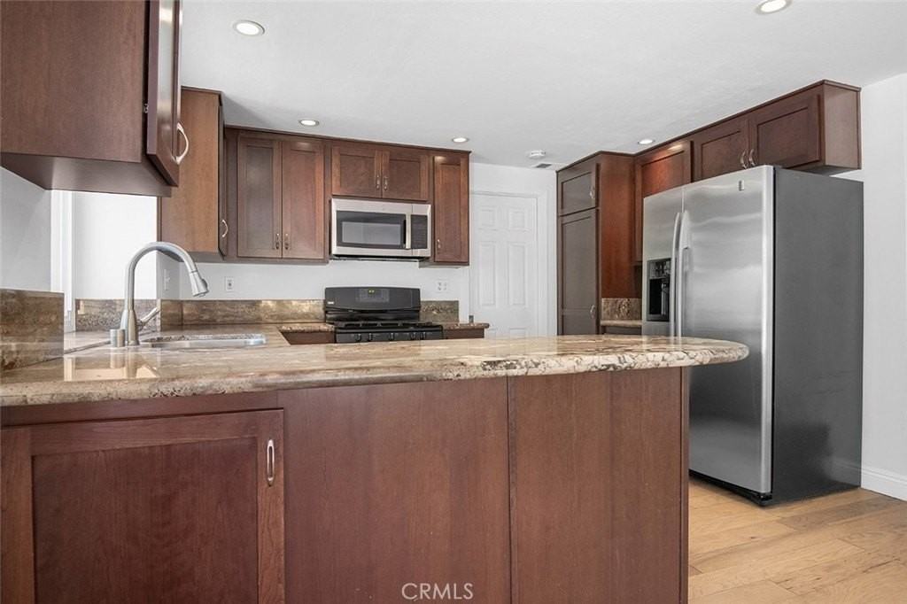 720 Oak Branch Dr - Photo 7 of 27