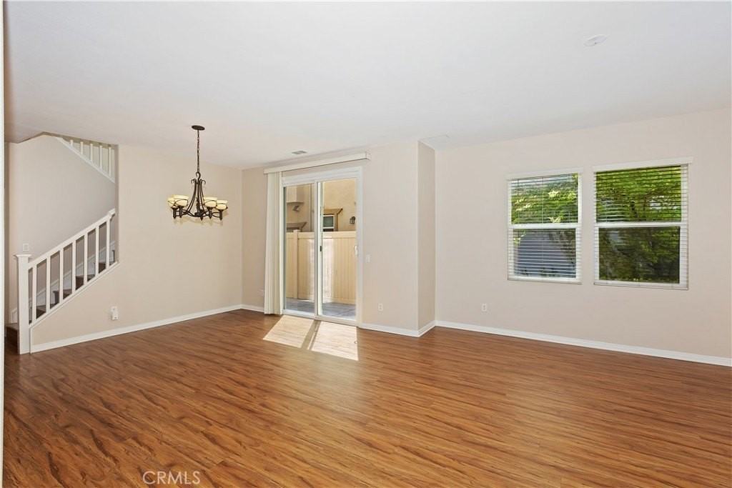 14562 Rochester Ave - Photo 7 of 38